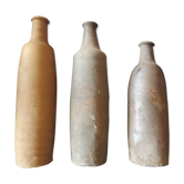 3 bouteilles en terre cuites