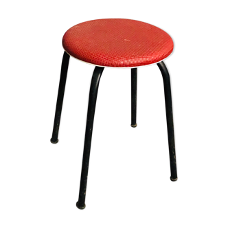 Tabouret rouge et vintage