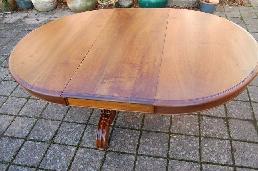 Napoleon III walnut table with central leg and 3 extensions, 14 place settings, late 19th century