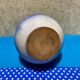 Vase boule bleu signé Khoury
