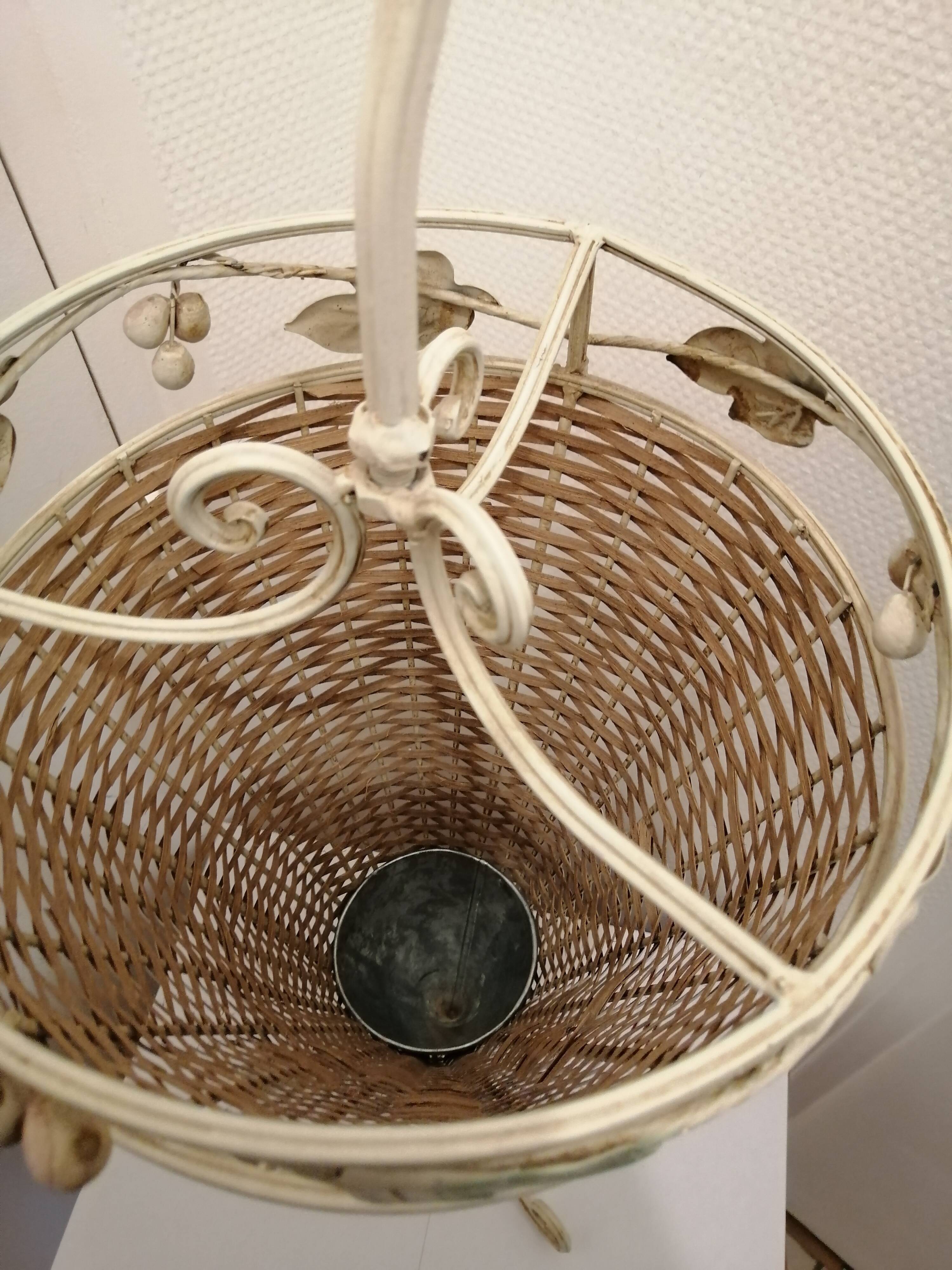 Umbrella holder in metal and wicker decor floral