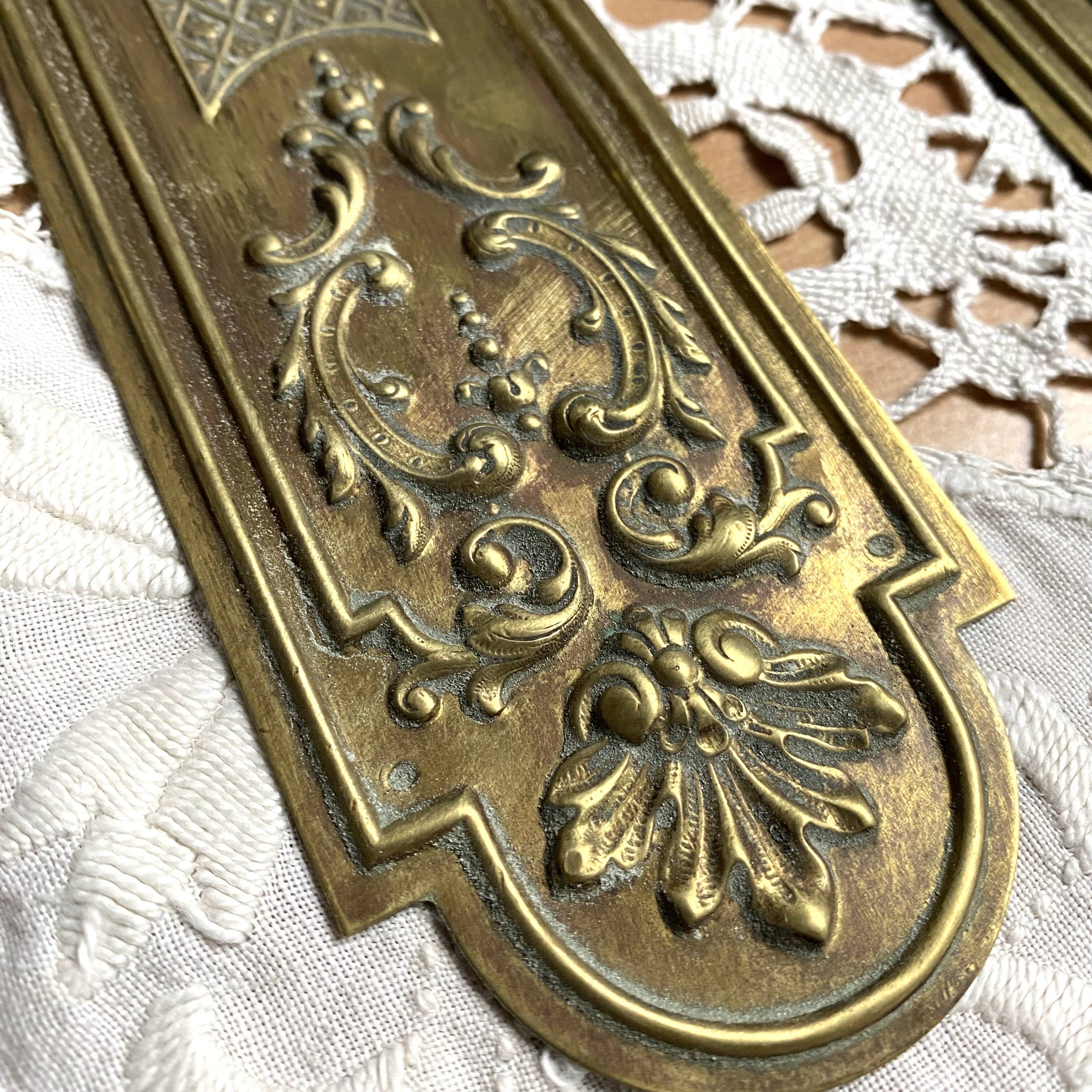 Antique brass cleanliness plates