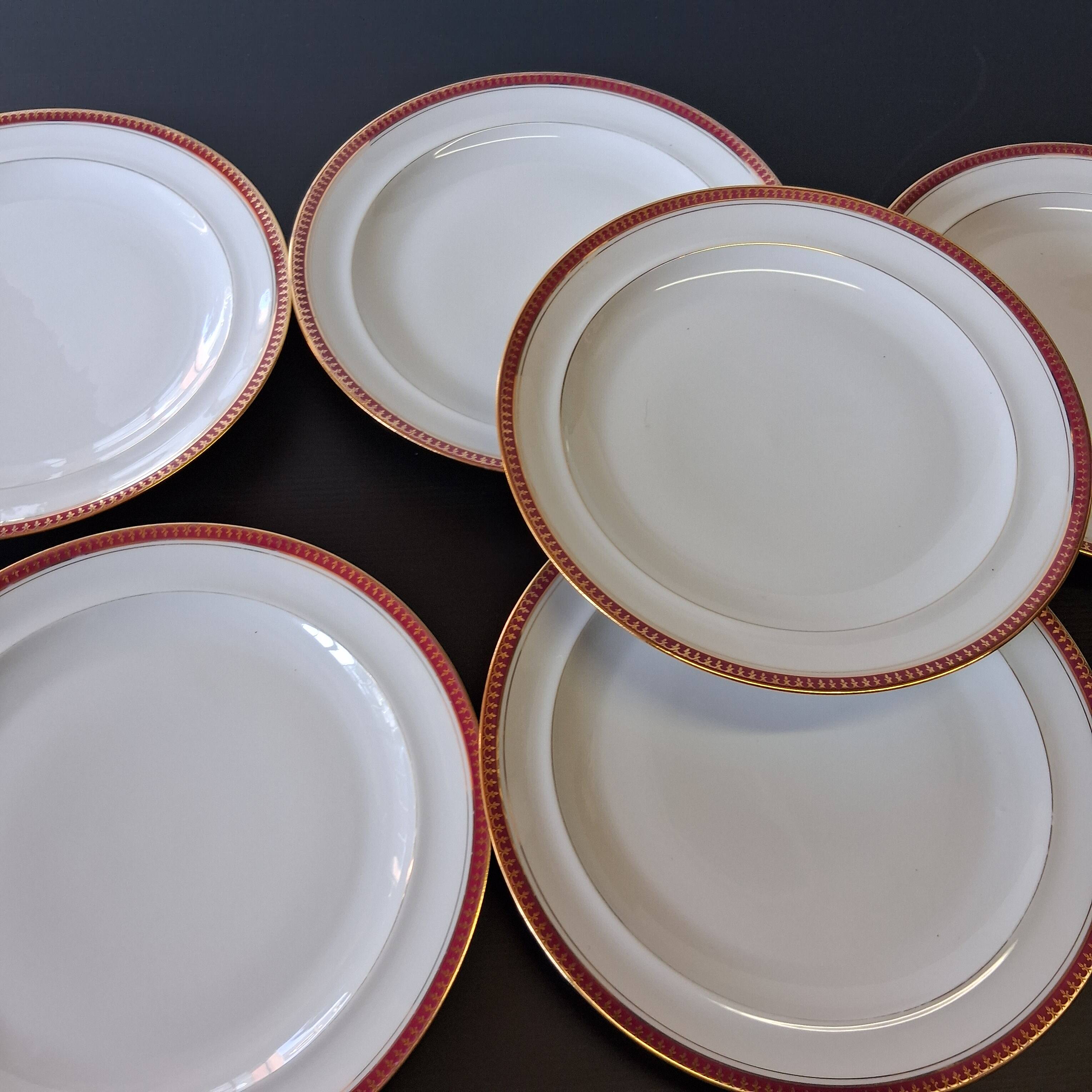 Set of porcelain plates from Chastagner et Cie in good condition.