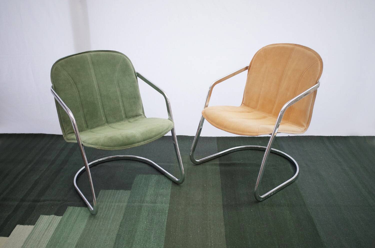 2 chaises vintage cantilever chrome