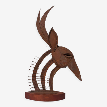 Sculpture en métal soudé et clous représentant une antilope, France, années 1970