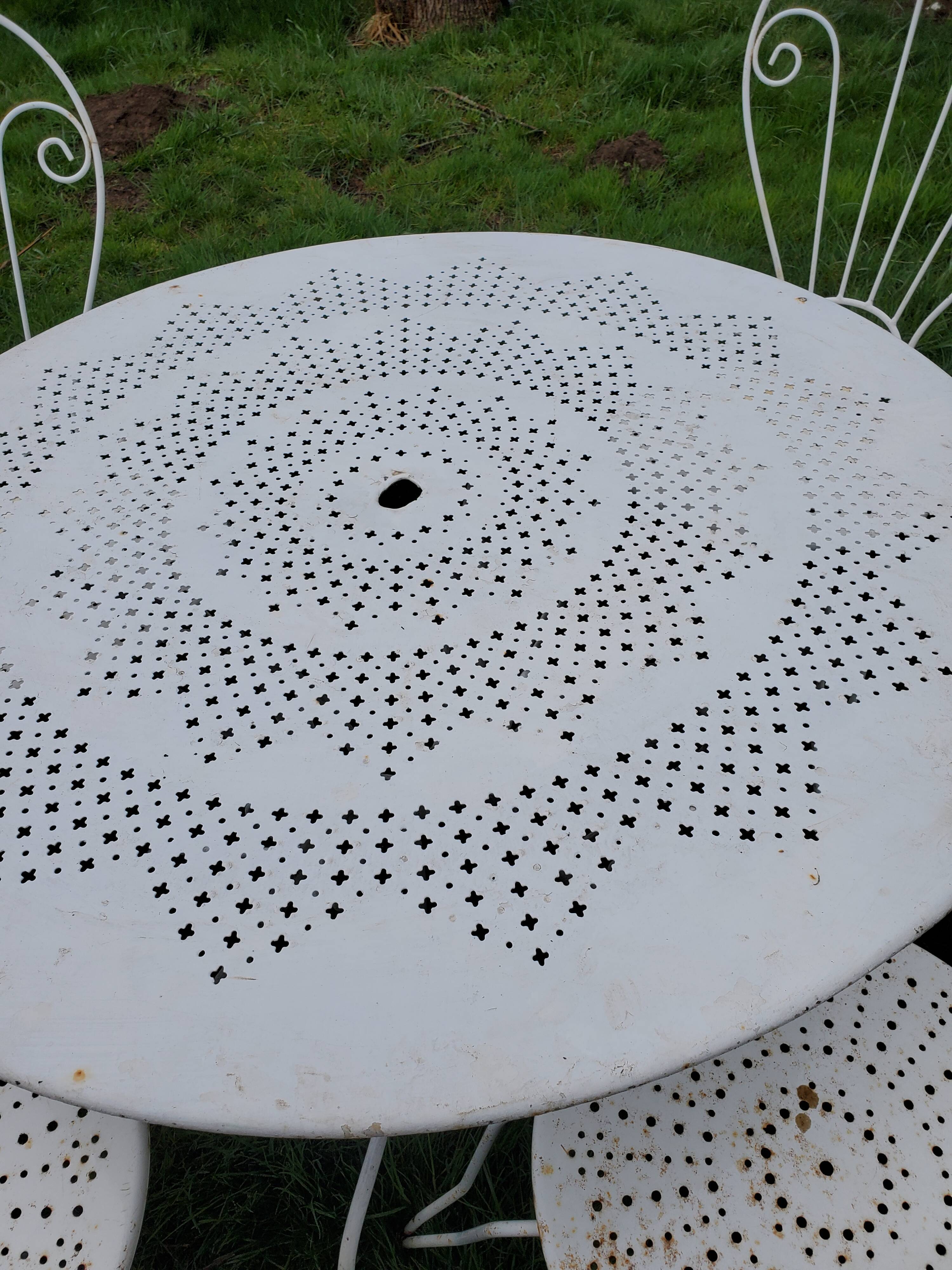 Garden furniture 1 table 4 chairs