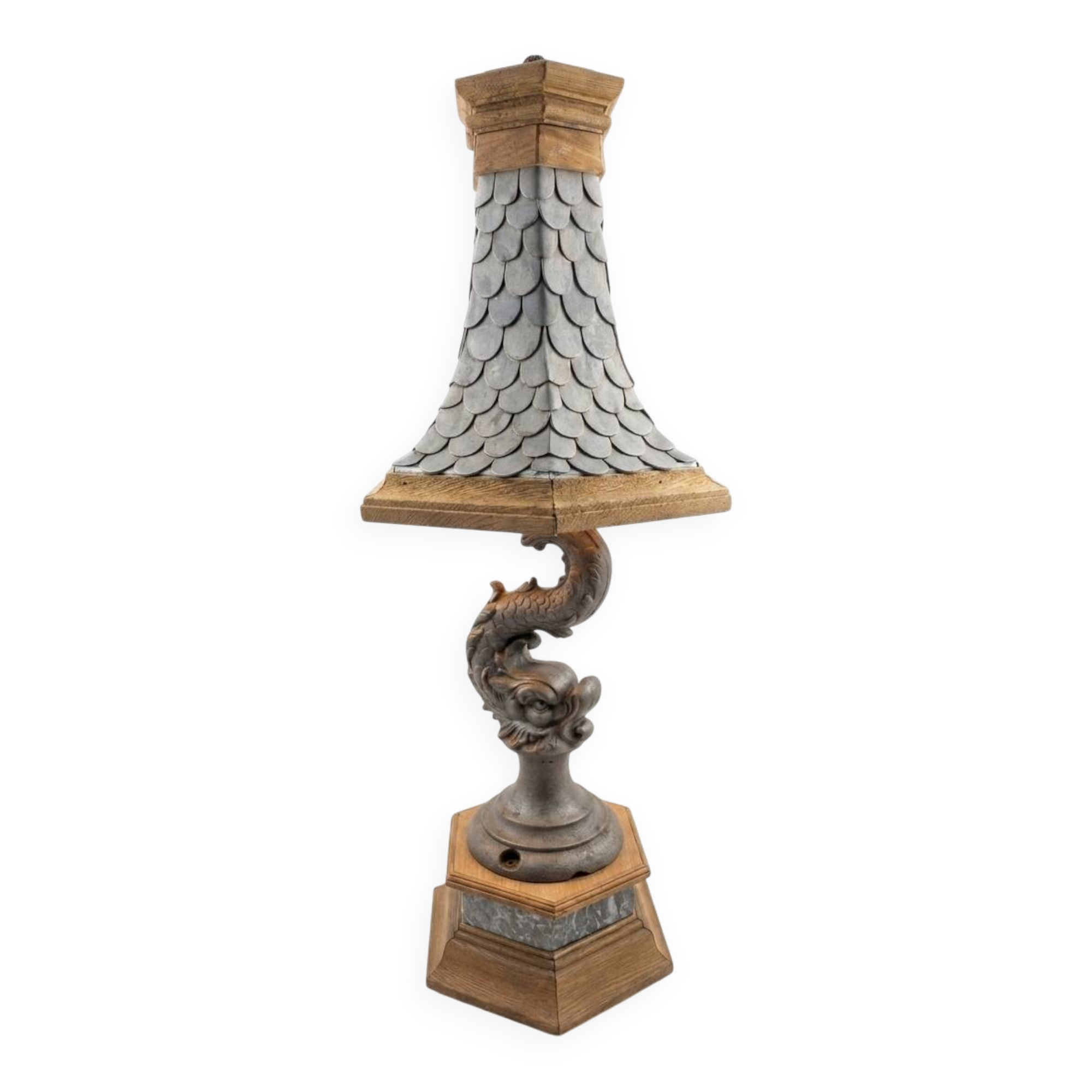 Monumental lamp with a dolphin in cast iron and lead scales - 110cm