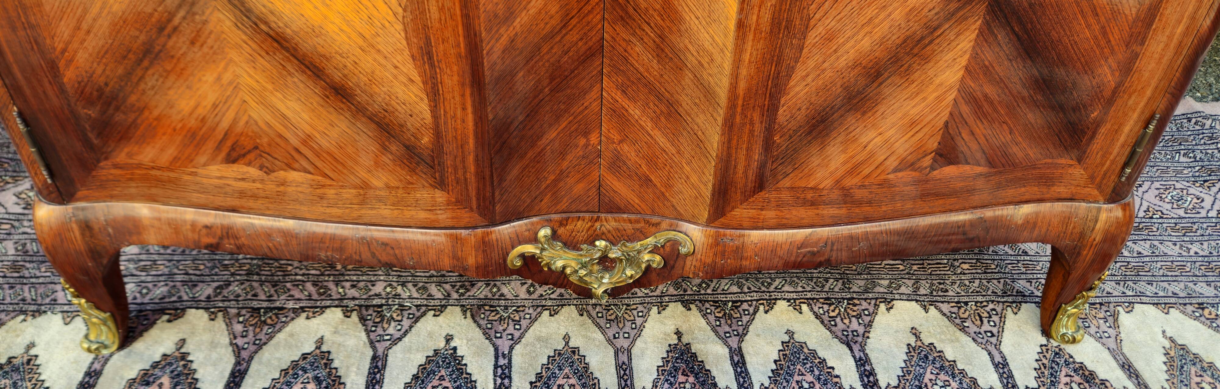 curved buffet in marquetry – Louis XV / Louis XVI Transition style