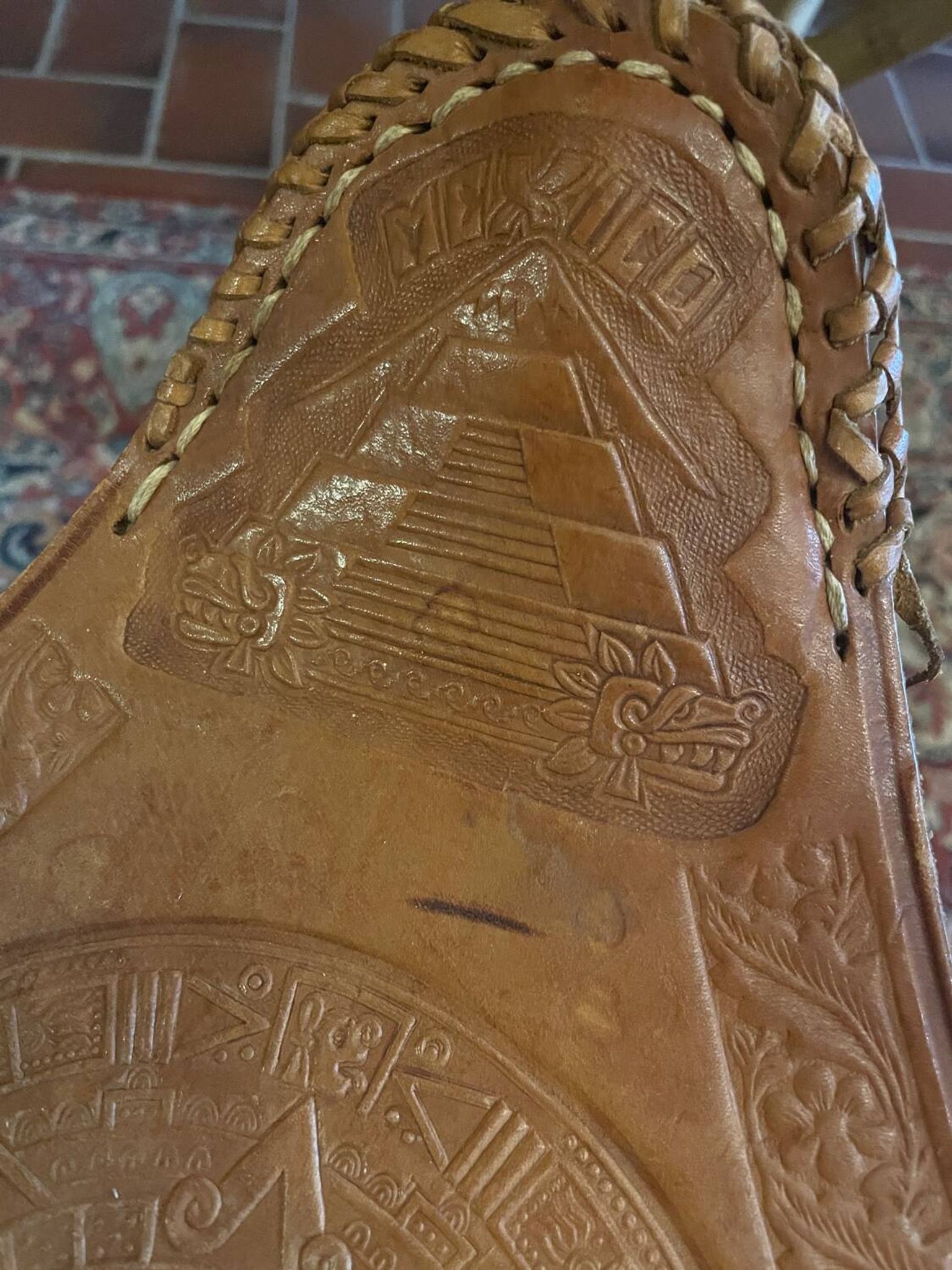 Tabourets tripodes mexicain vintage en bambou et cuir
