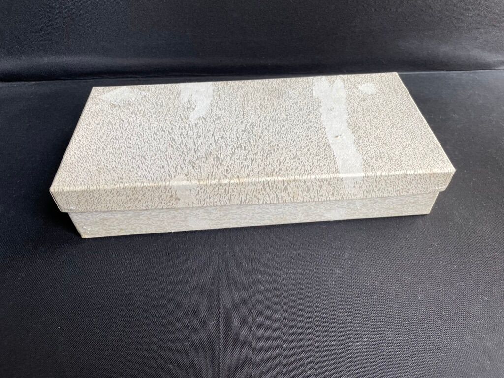 12 zoomorphic knife holders in satin crystal Vannes le Châtel XXth