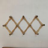 Accordion coat rack