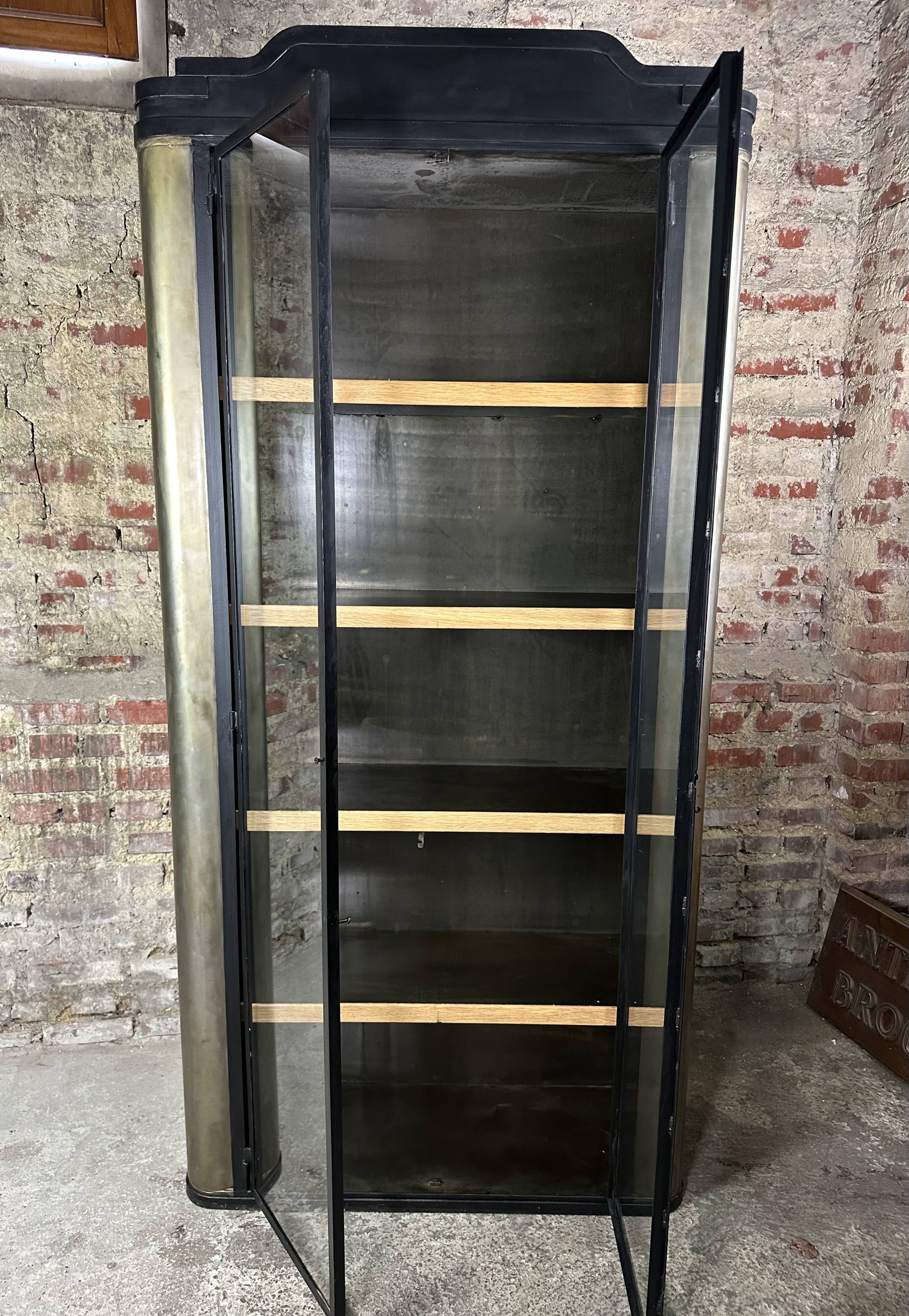 Bibliothèque /meuble de rangement en acier patiné et noire 1980