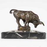 Early 20th century ashtray in patinated bronze and marble.