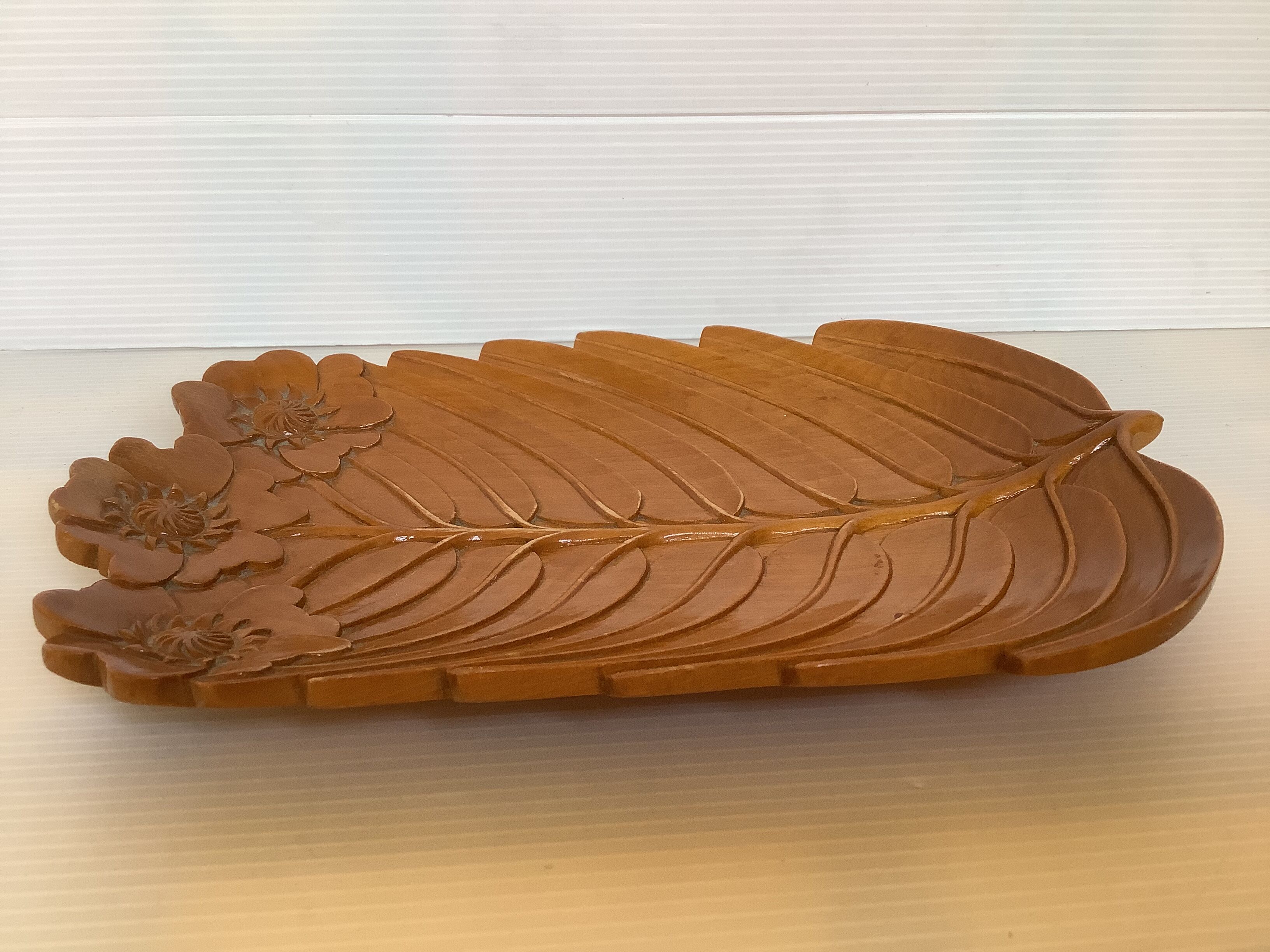 Empty pocket trio of flowers and their wooden foliage