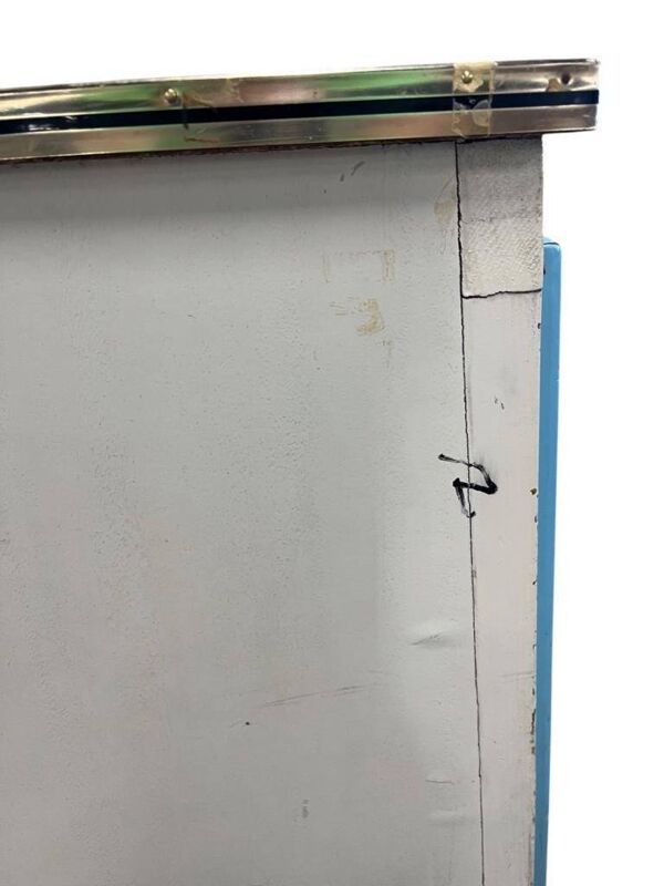 Comptoir/vitrine de magasin vintage en bois : projet de design