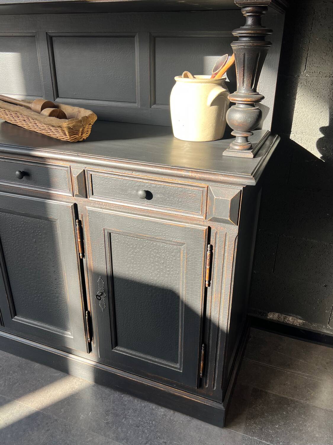 Kitchen cabinet in refinished fir