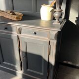 Kitchen cabinet in refinished fir