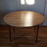 Round table with flaps