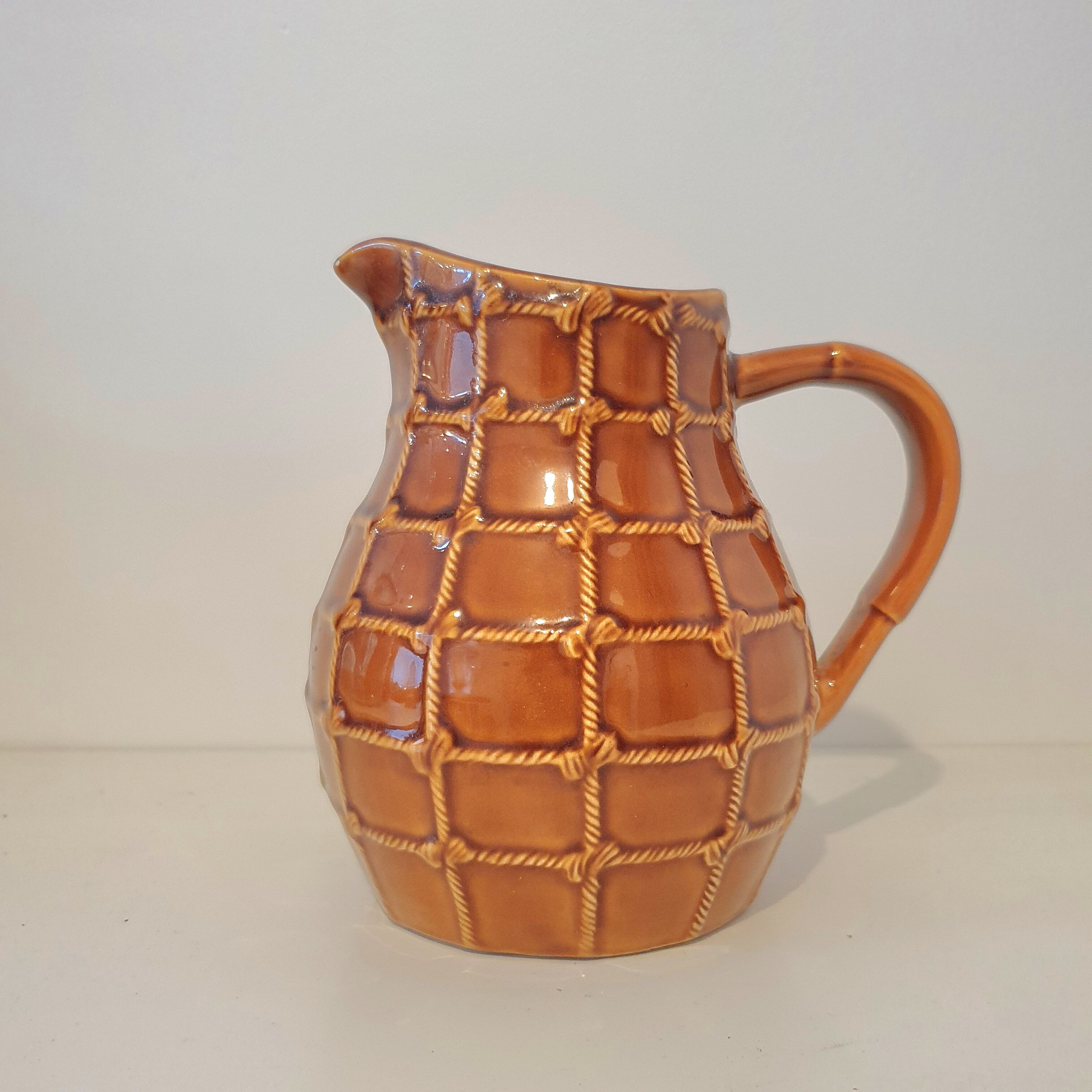 Pitcher in slurry Saint Clément