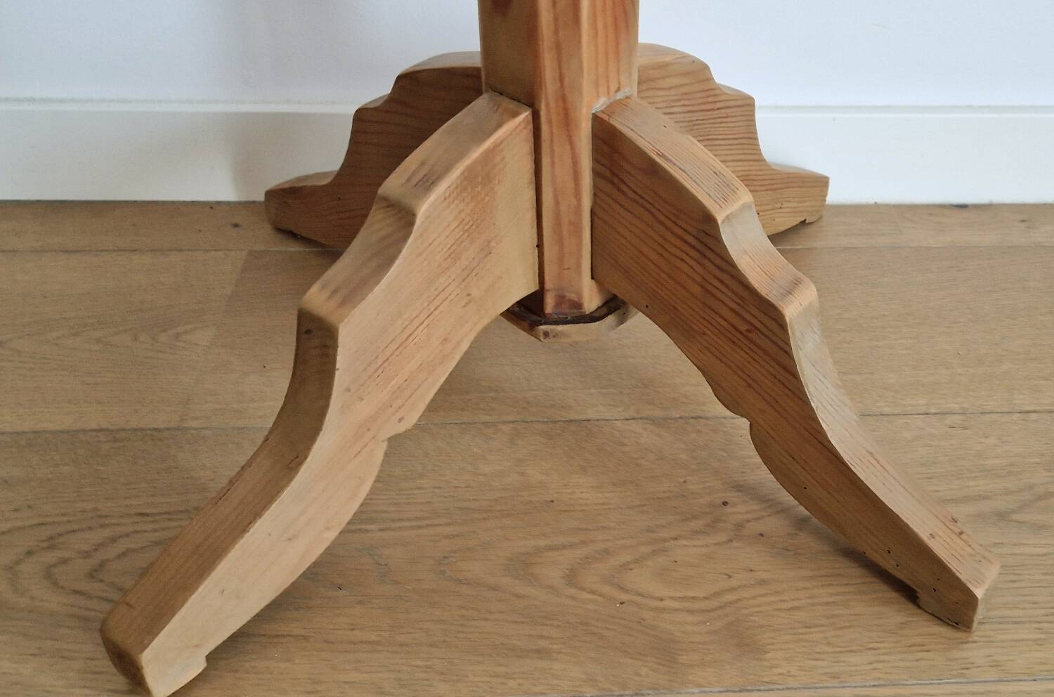 Solid pine wood pedestal table 1940s