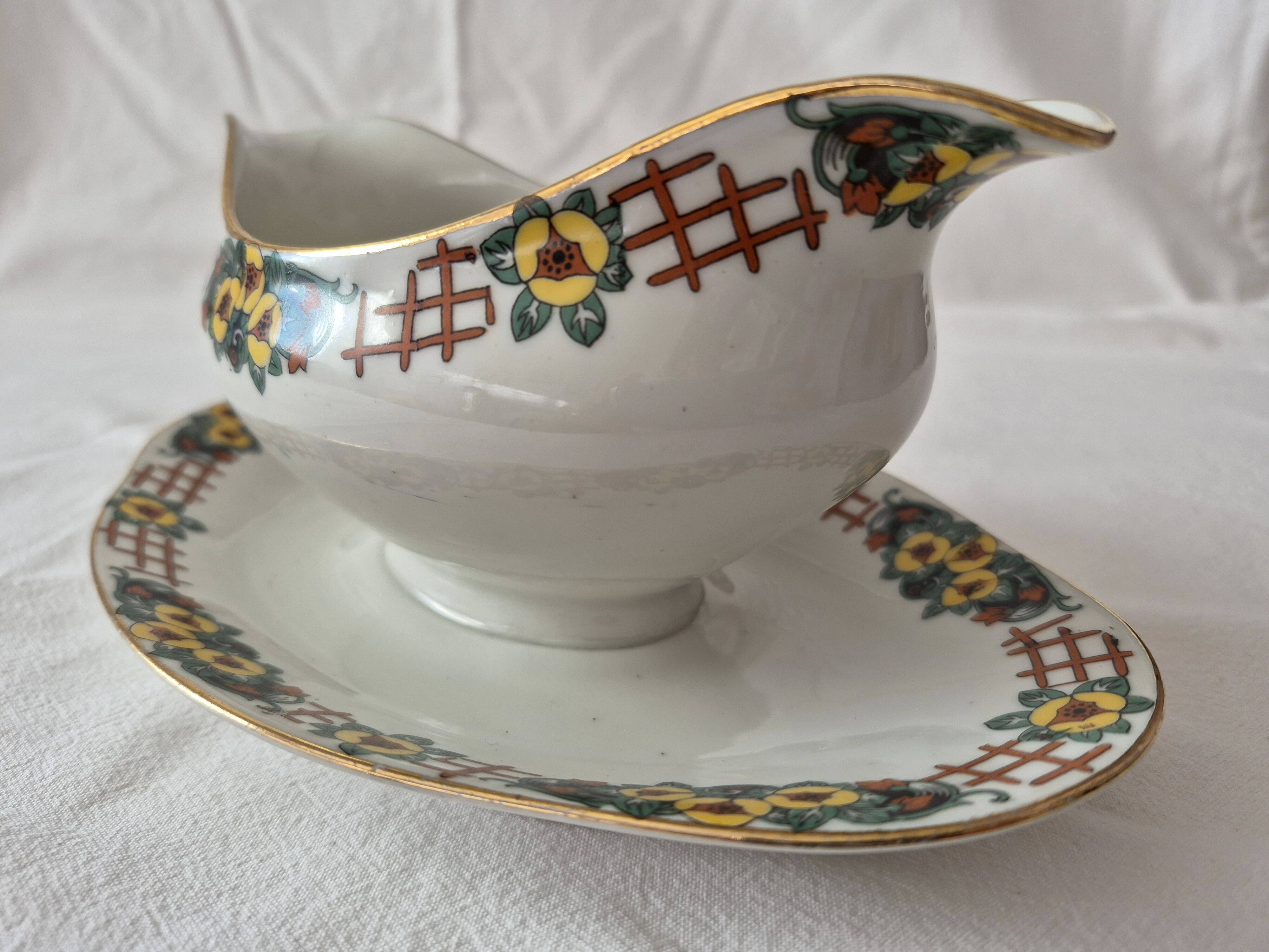 Art Deco sauce boat porcelain from Limoges, André François, A568