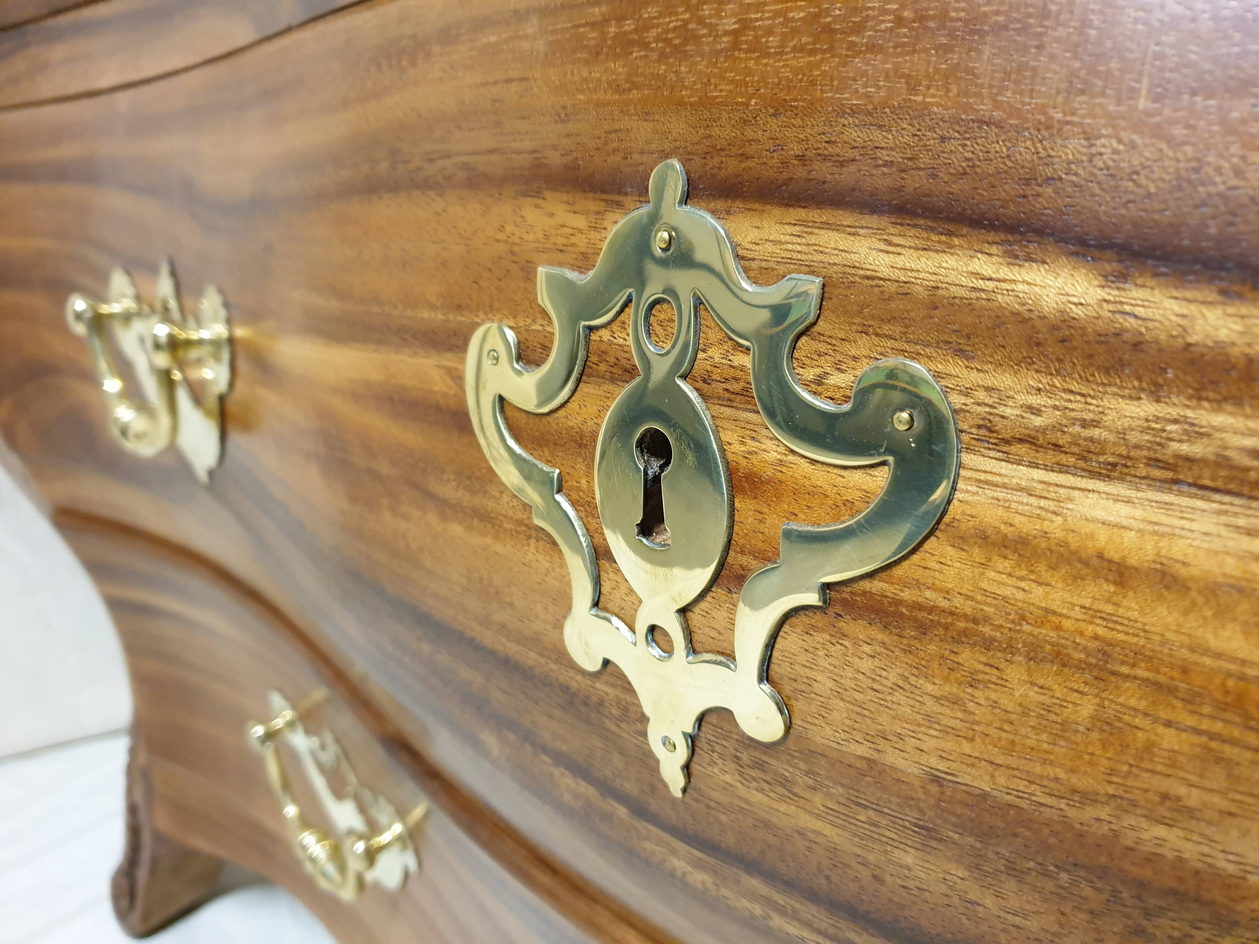 Louis XV Curved Malouine Chest of Drawers