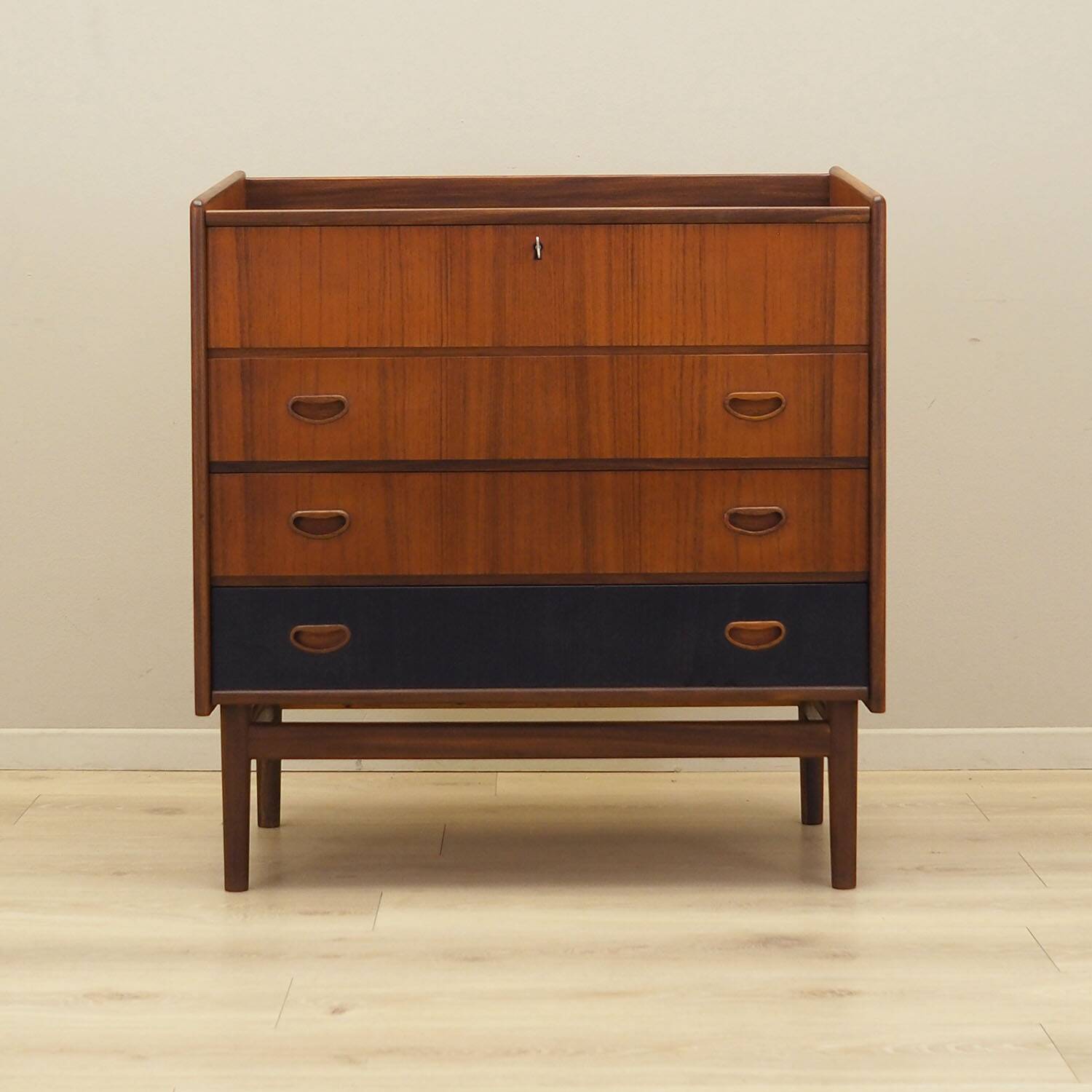 Teak dressing table, Danish design, 1970s, manufactured in Denmark