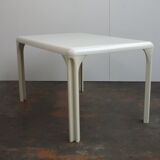 Stadio table by Vico Magistretti, Artemide