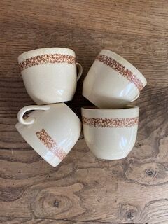 Lot of 4 coffee cups in sandstone