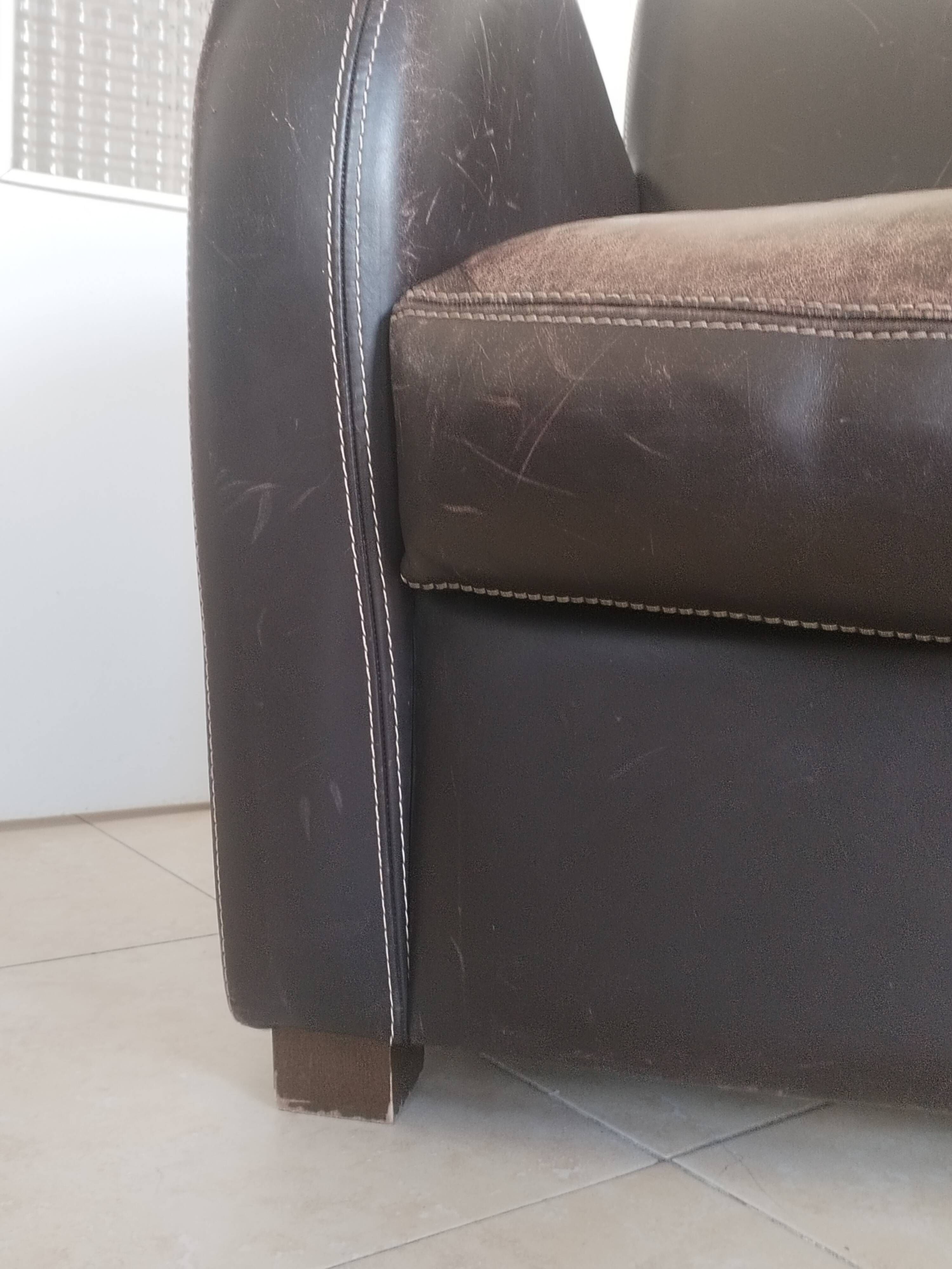 Vintage club armchair in dark brown leather – 1980s-1990s style