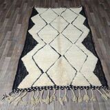 Traditional handmade wool rug, size 1.4/2.6 m.