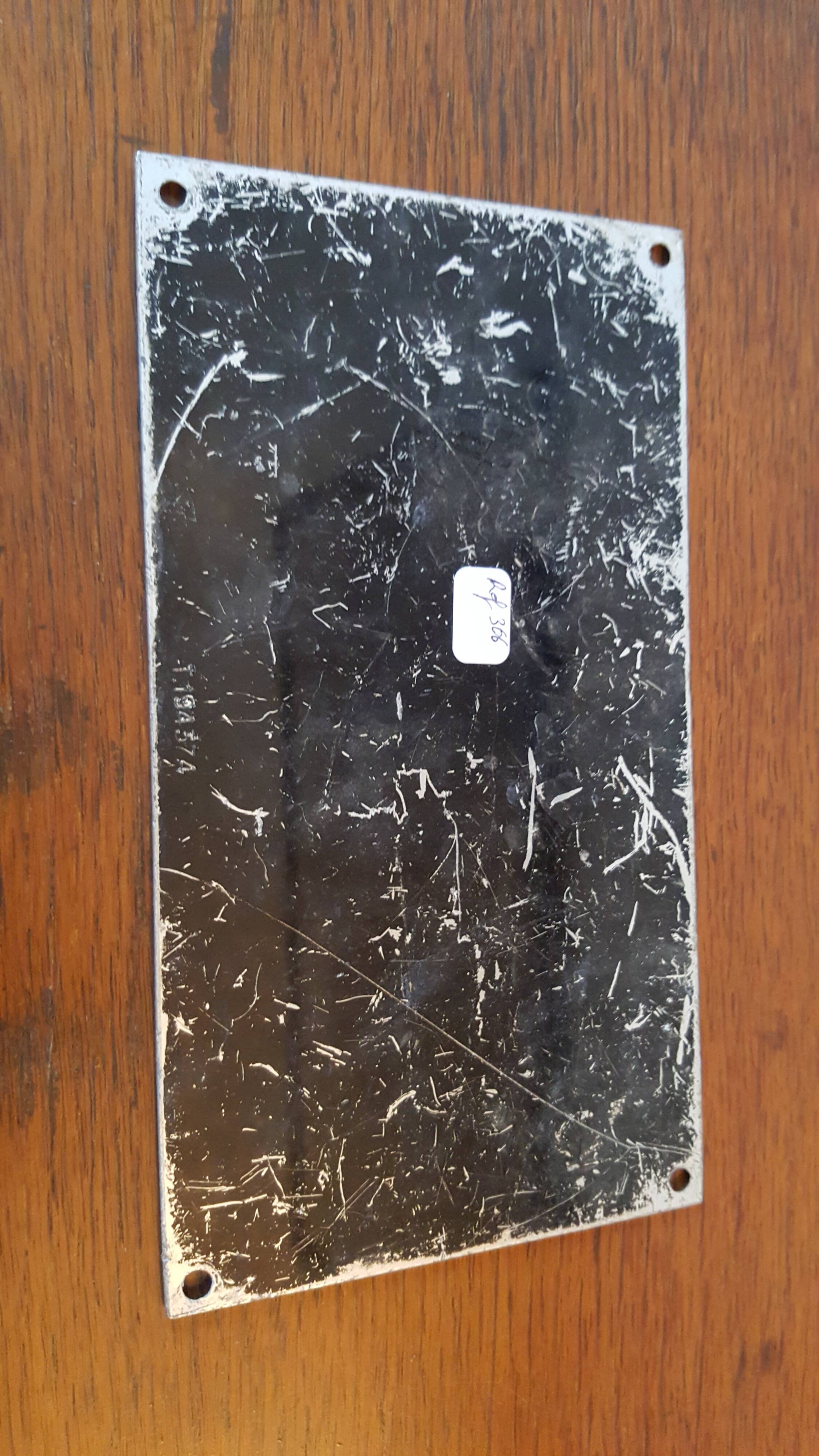 Ancienne plaque métallique places réservées mutilés de guerre transport en commun sncf