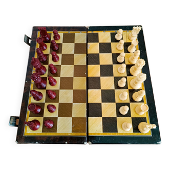 Ferriot portable chessboard