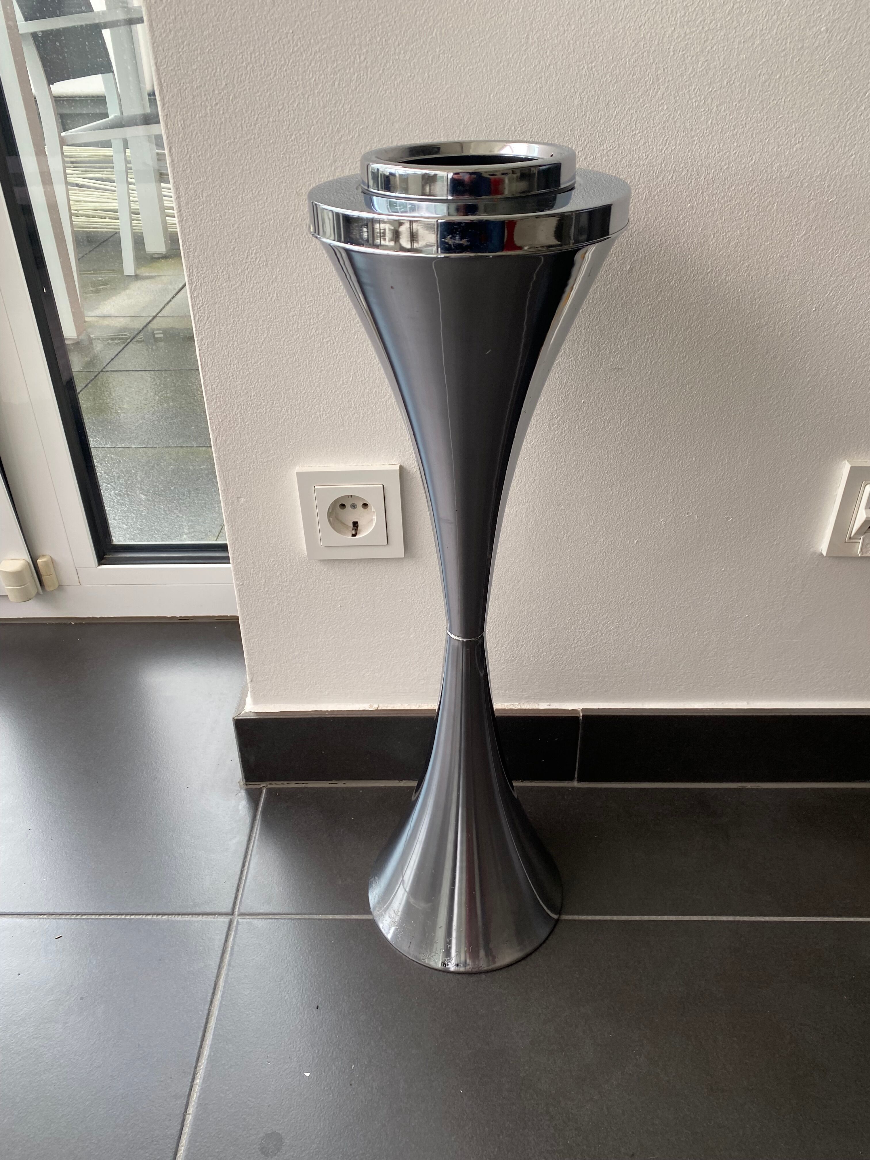 Vintage 70 metal ashtray space age