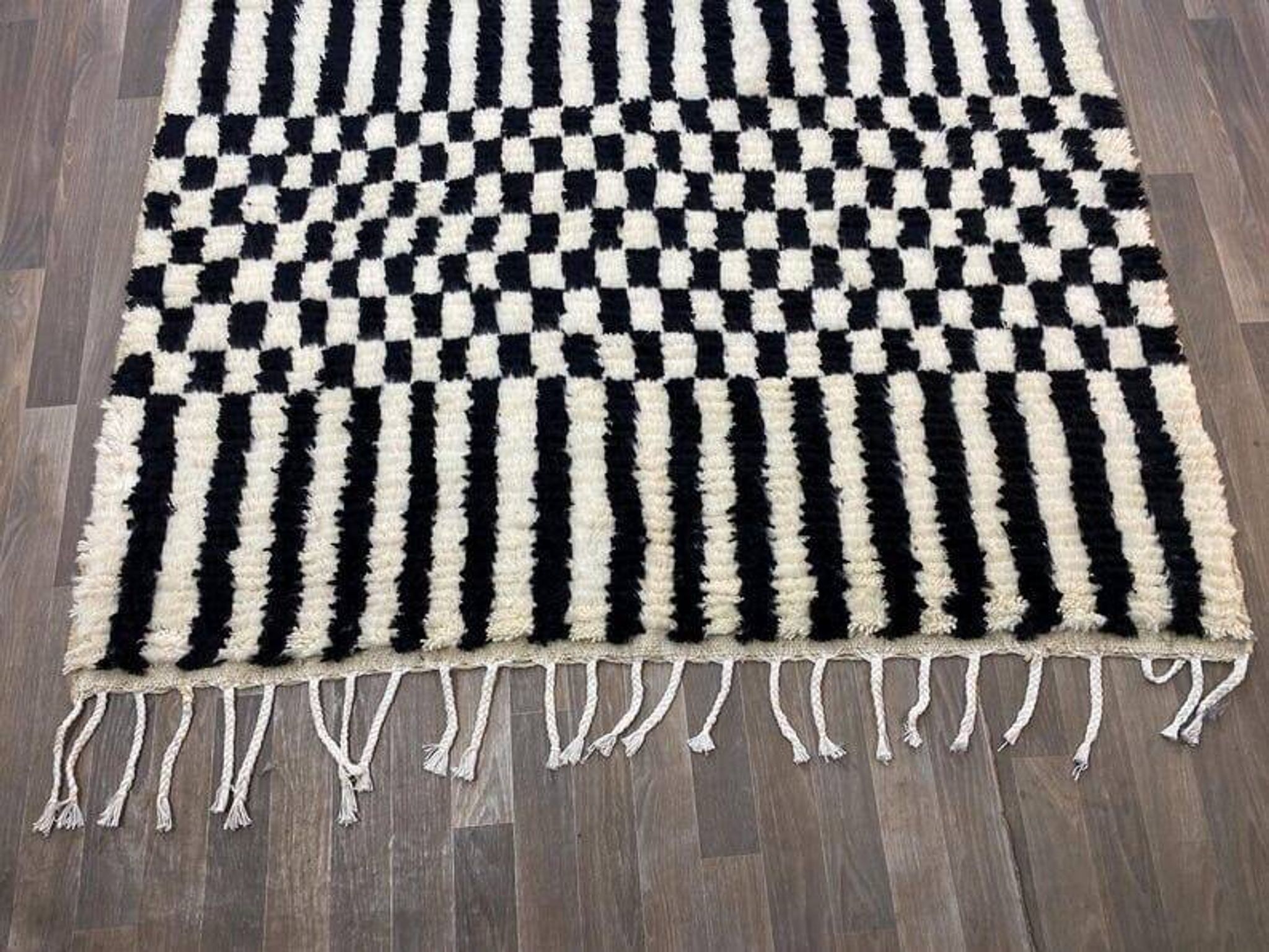 Tapis berbere blanc et noir fait main