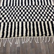 Tapis berbere blanc et noir fait main