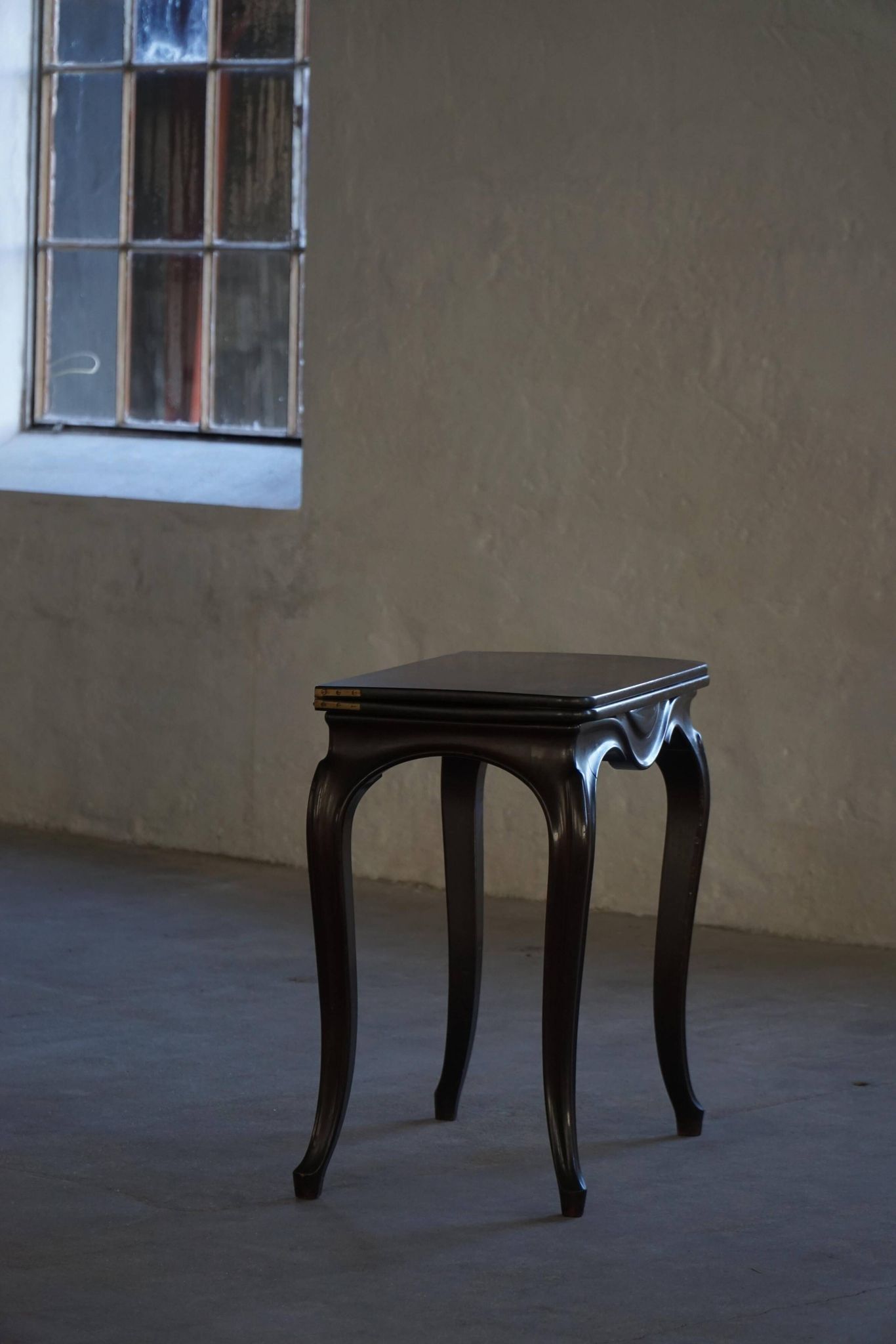 Table pliante anglaise de style Rococo Revival / Table de jeu en bois, 19ème siècle