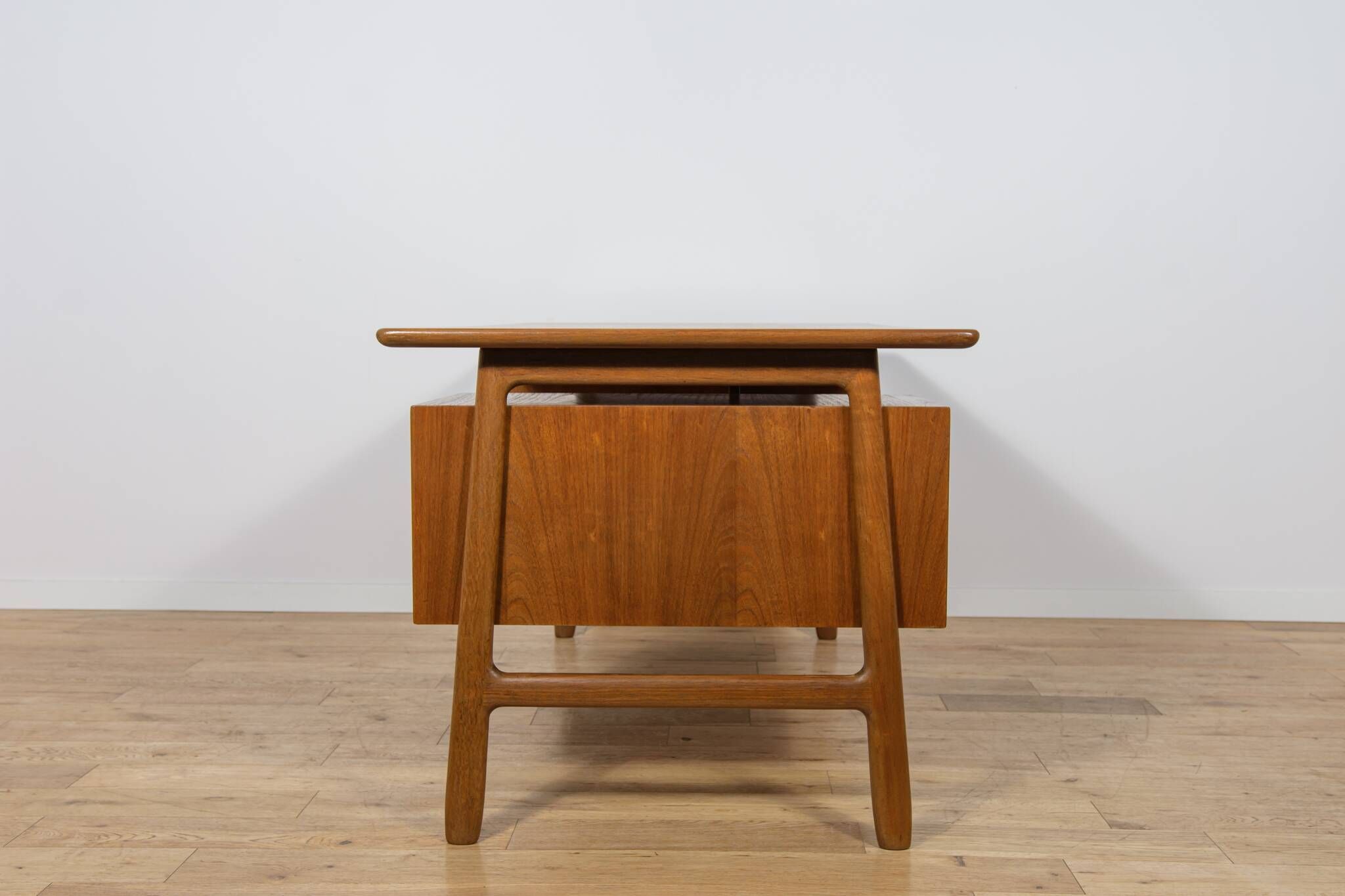 Bureau indépendant en teck modèle 75 de Omann Jun, Danemark, années 1950.