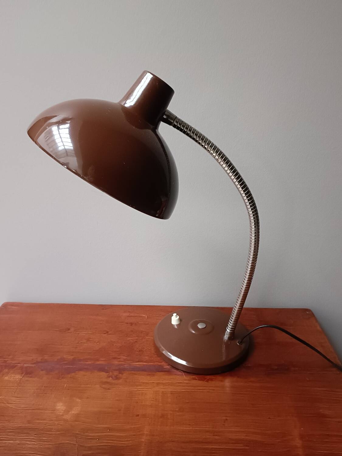 Flexible vintage chocolate lamp
