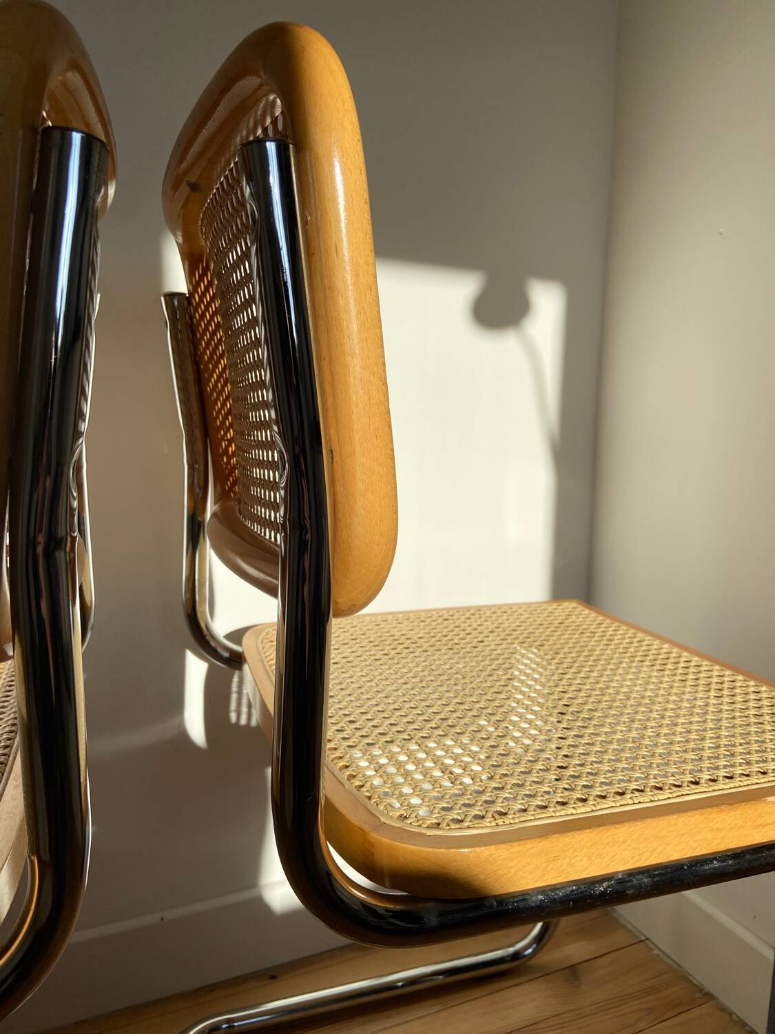 Paire de chaises cannées italiennes design Breuer