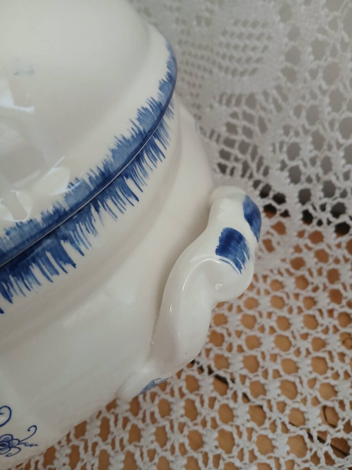 Antique "Lancaster" soup tureen from Sarreguemines