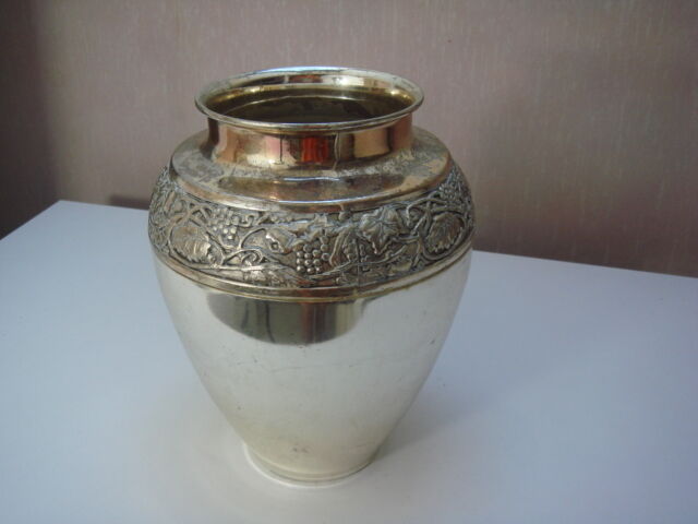 Vase in silver plate