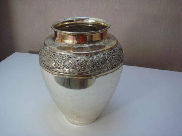 Vase en argent plaqué