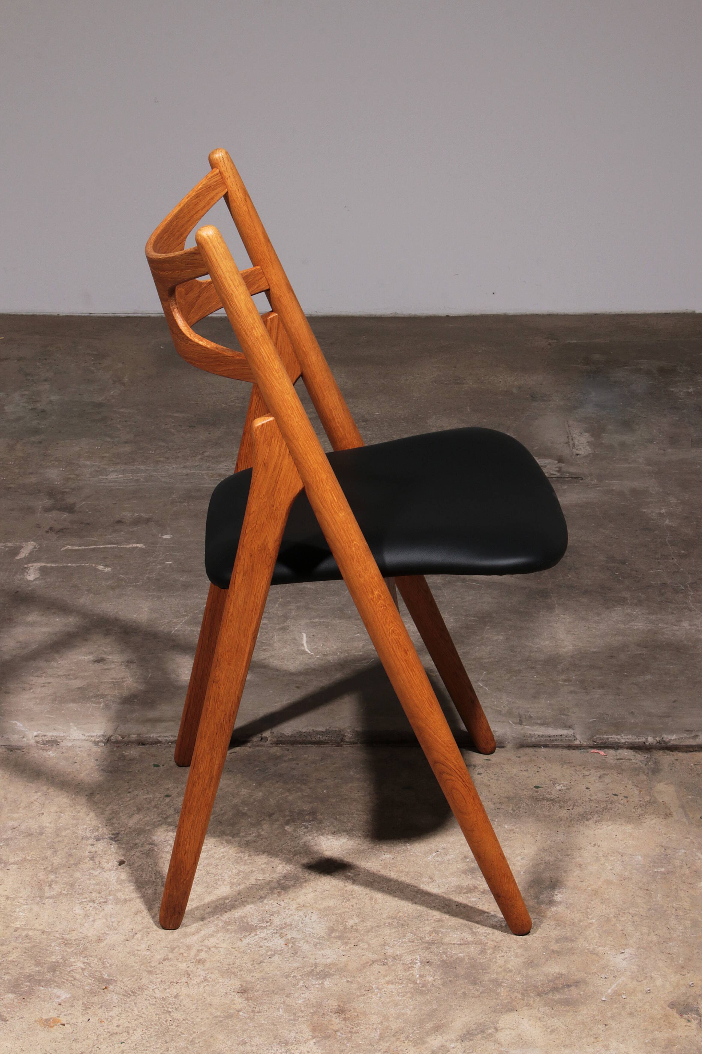 Complete Dining Room Set: 8 Teak CH-29 Sawbuck Chairs & AT 310 Table