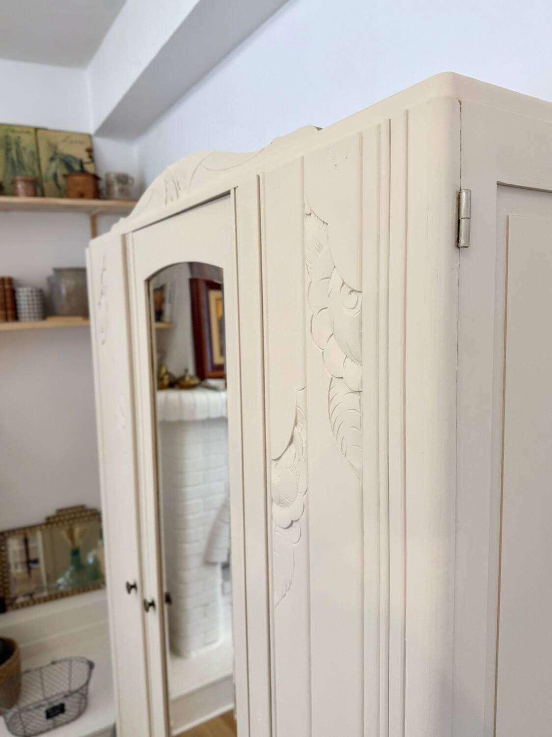 Armoire parisienne
