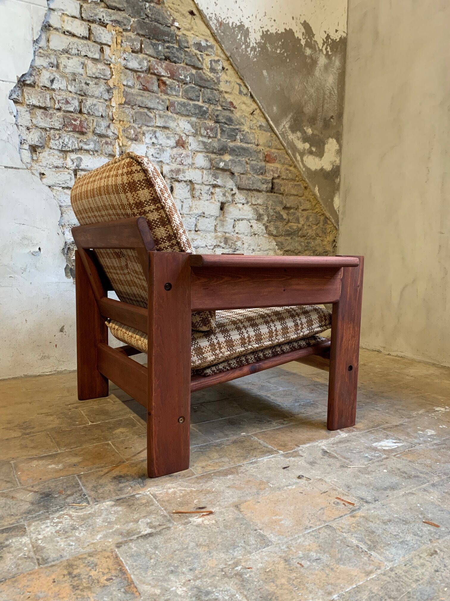 Fauteuil Brutaliste en pin des années 1960