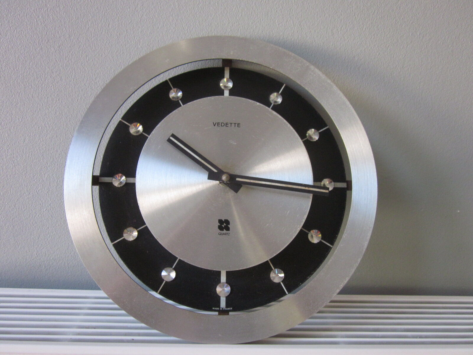 Wall clock 70