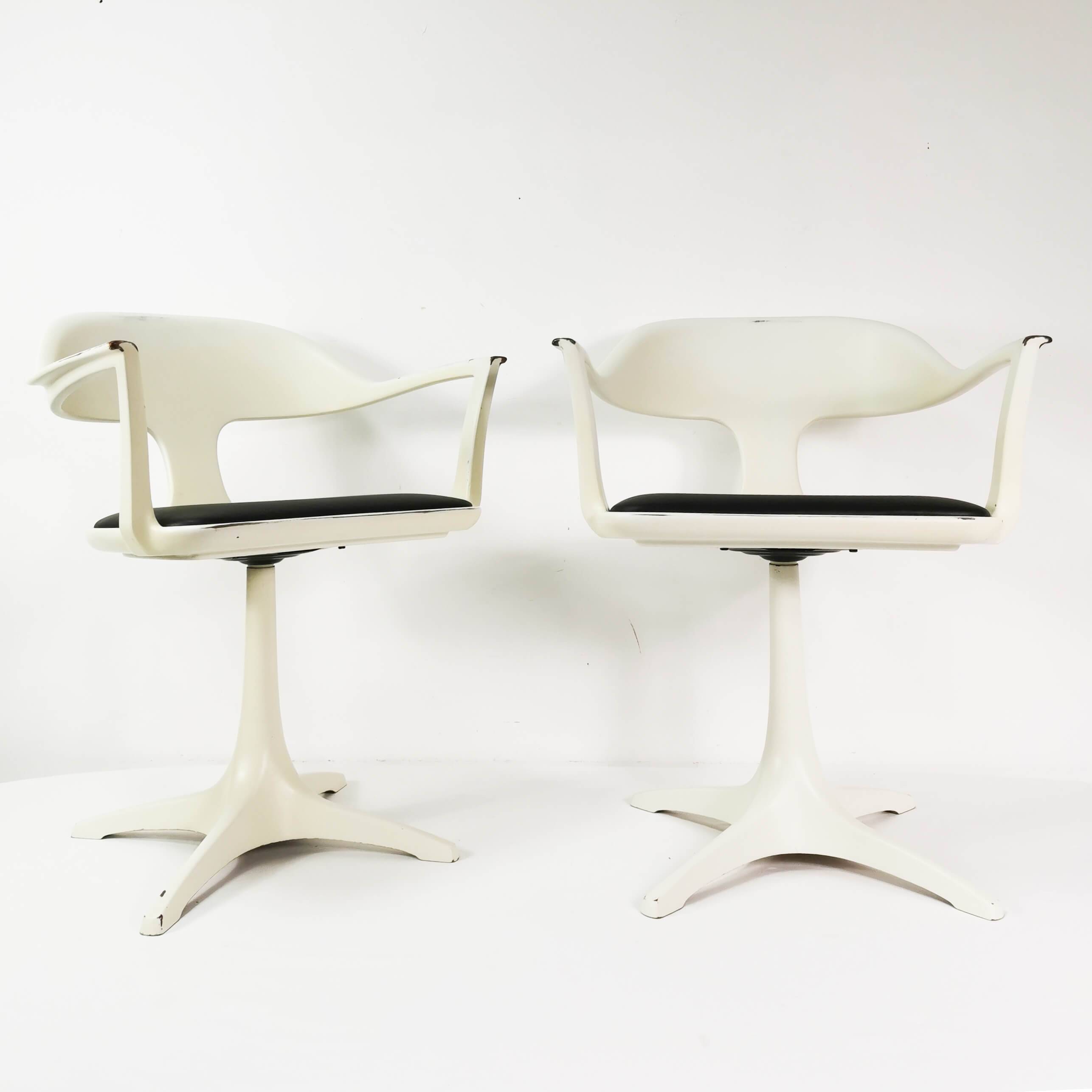 A pair of Space age chairs, Interlubke, designed by Konrad Schafer, Germany, 1960s.