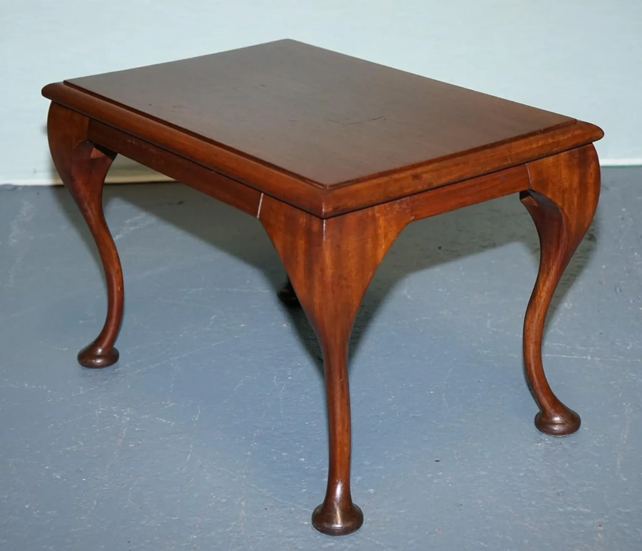 Queen Anne Vintage Wooden Coffee Table