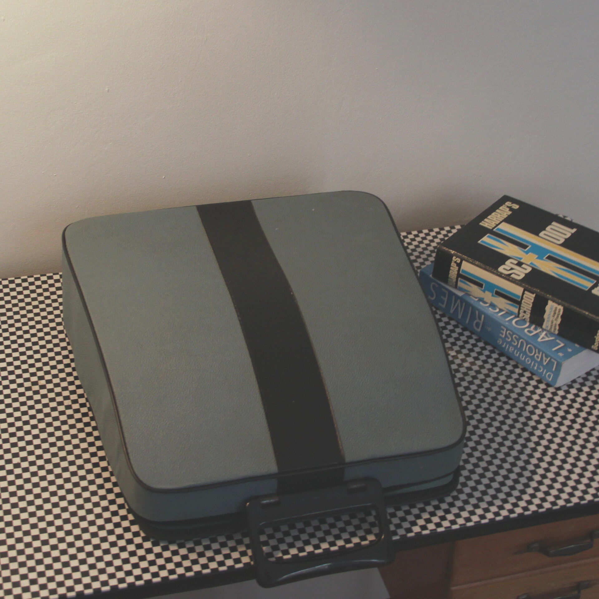 Machine à écrire portable vintage Olivetti Lettera 32